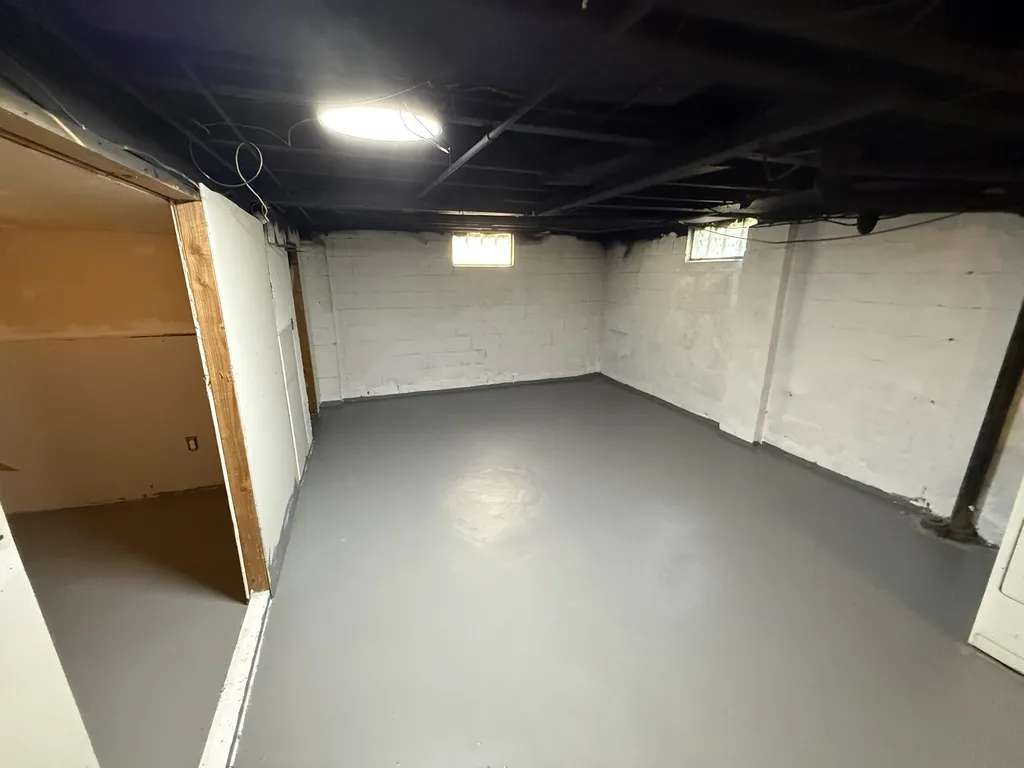 54 E Fairmount Avenue Pontiac City MI 48340