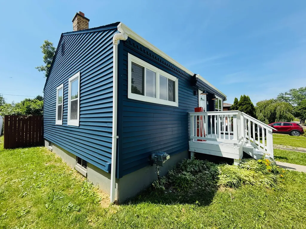 54 E Fairmount Avenue Pontiac City MI 48340