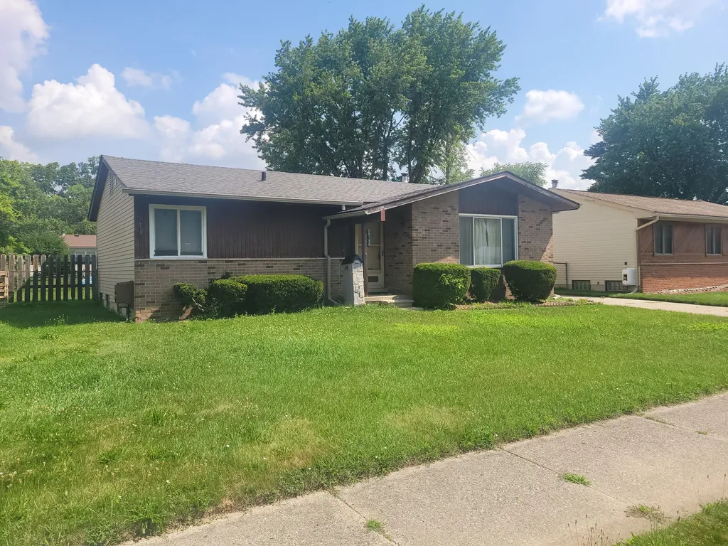30106 Jamestown Street Romulus City MI 48174