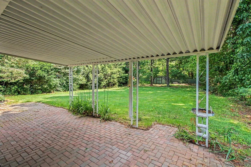 9155 Satelite Drive Walled Lake City MI 48386
