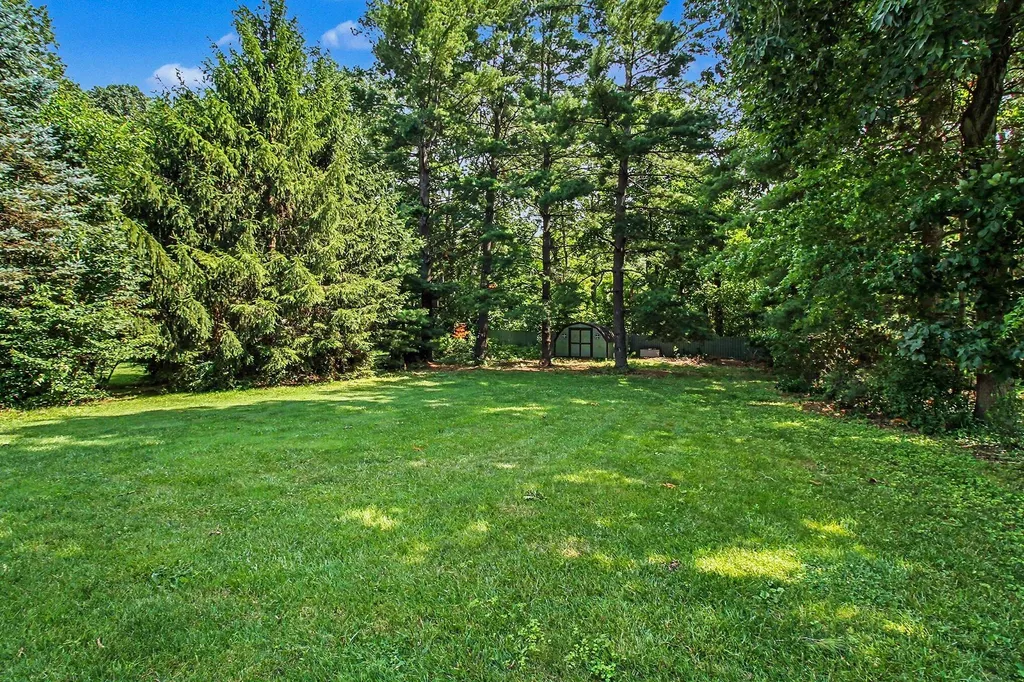 9155 Satelite Drive Walled Lake City MI 48386
