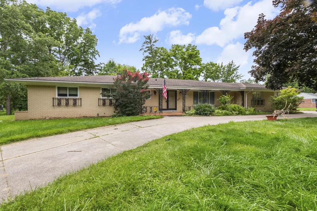 24319 Tamarack Trail Southfield City MI 48075