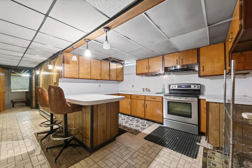 24319 Tamarack Trail Southfield City MI 48075