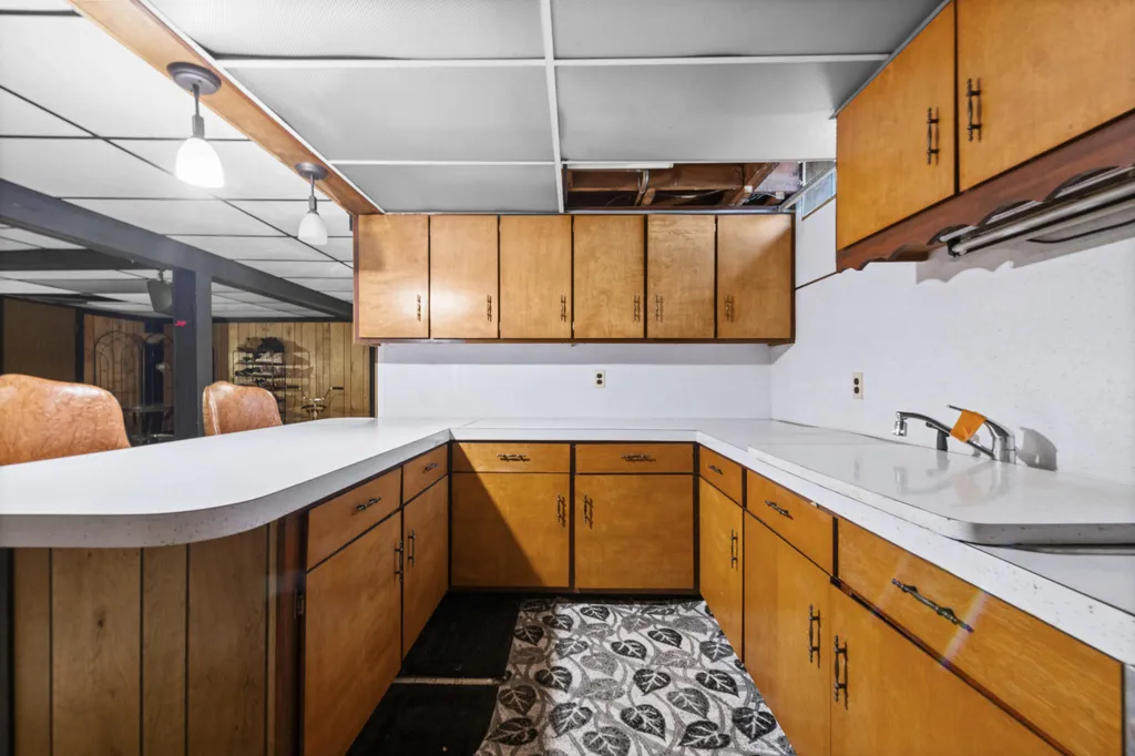 24319 Tamarack Trail Southfield City MI 48075