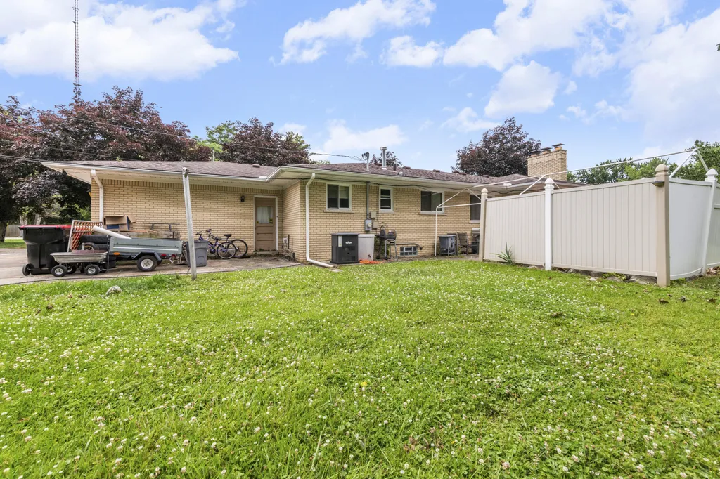 24319 Tamarack Trail Southfield City MI 48075