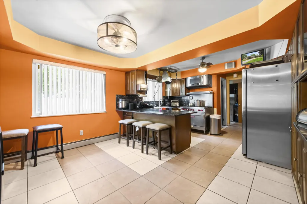 24319 Tamarack Trail Southfield City MI 48075
