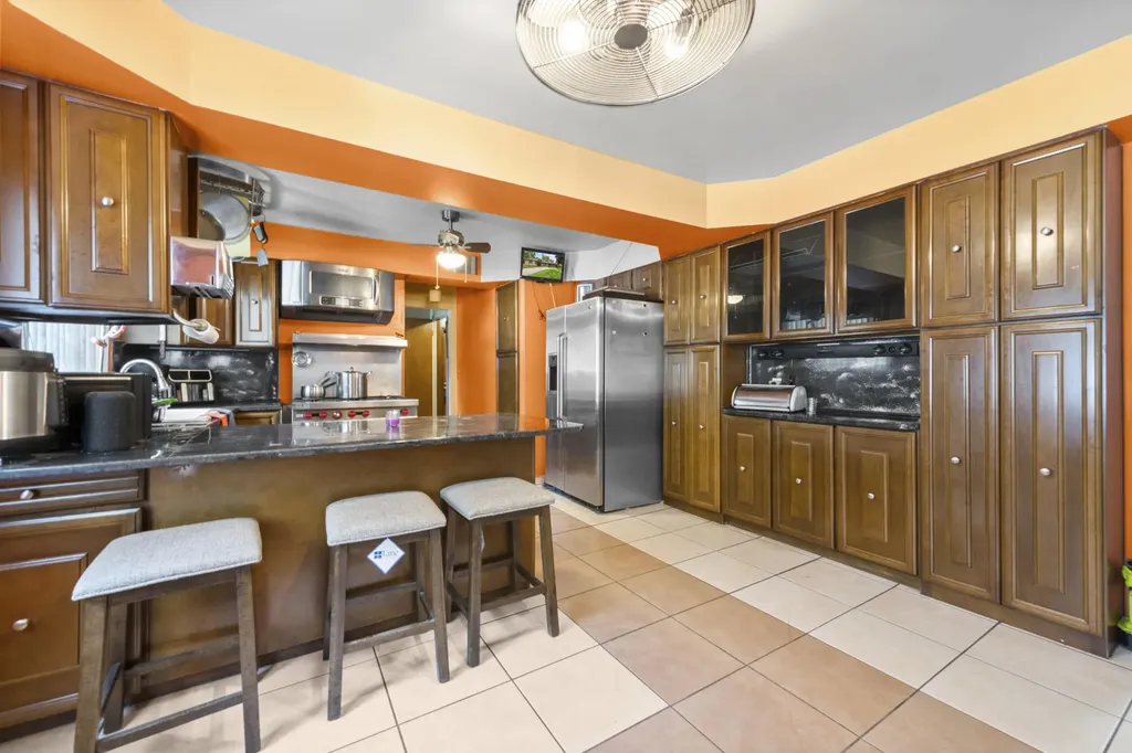24319 Tamarack Trail Southfield City MI 48075