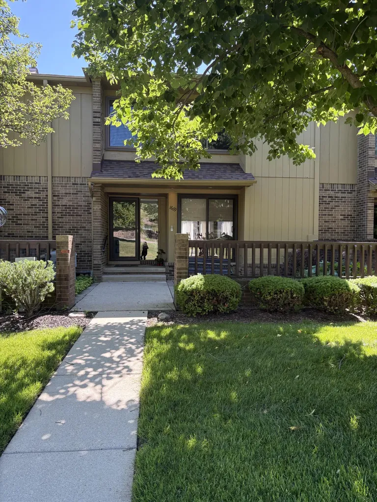 1669 S Hill Boulevard Bloomfield Charter Township MI 48304