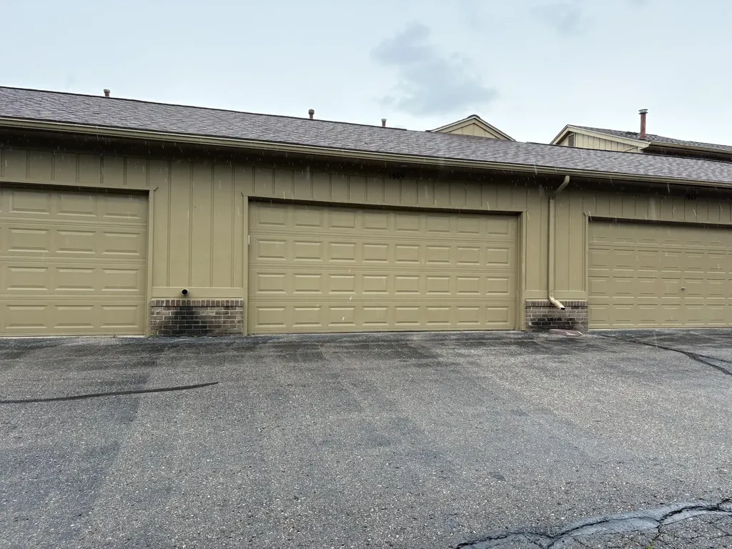 1669 S Hill Boulevard Bloomfield Charter Township MI 48304