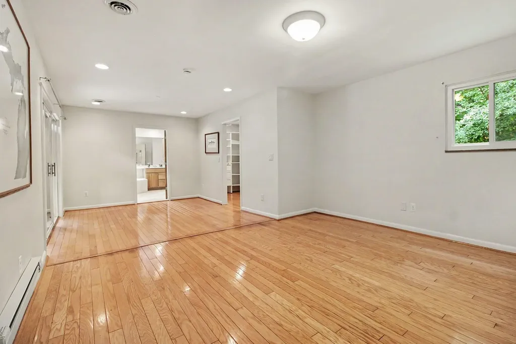 20761 W 13 Mile Road Beverly Hills Village MI 48025
