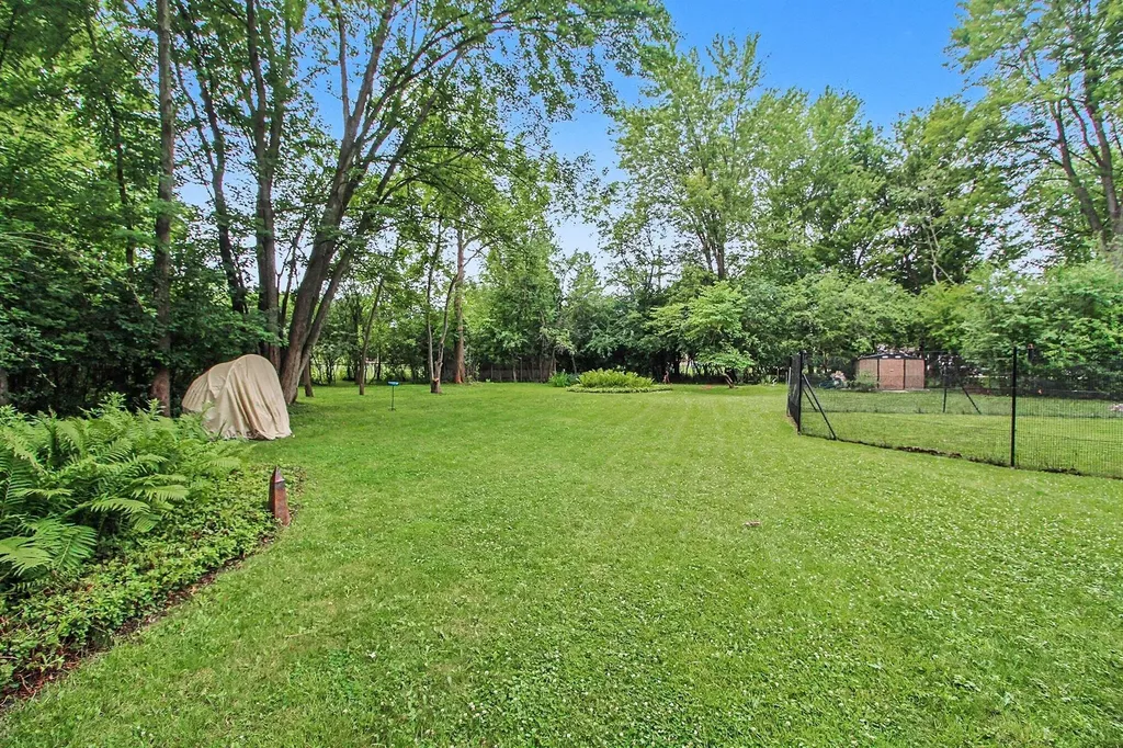 20761 W 13 Mile Road Beverly Hills Village MI 48025