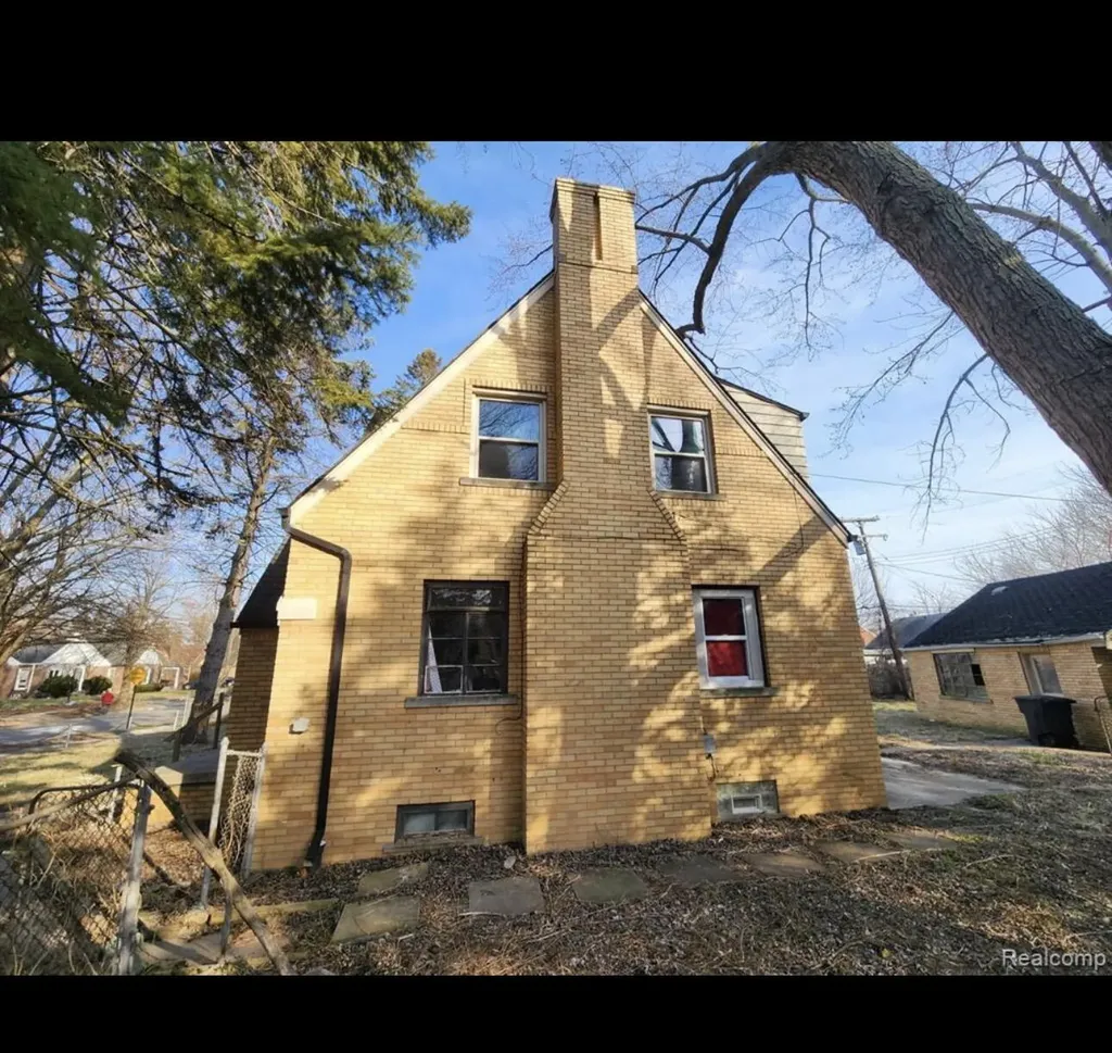15646 Saratoga Avenue Detroit City MI 48205