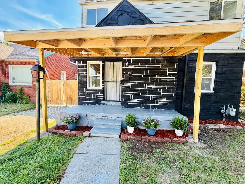 6849 SW Rosemont Avenue SW Detroit City MI 48228