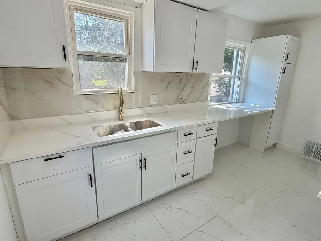 6849 SW Rosemont Avenue SW Detroit City MI 48228