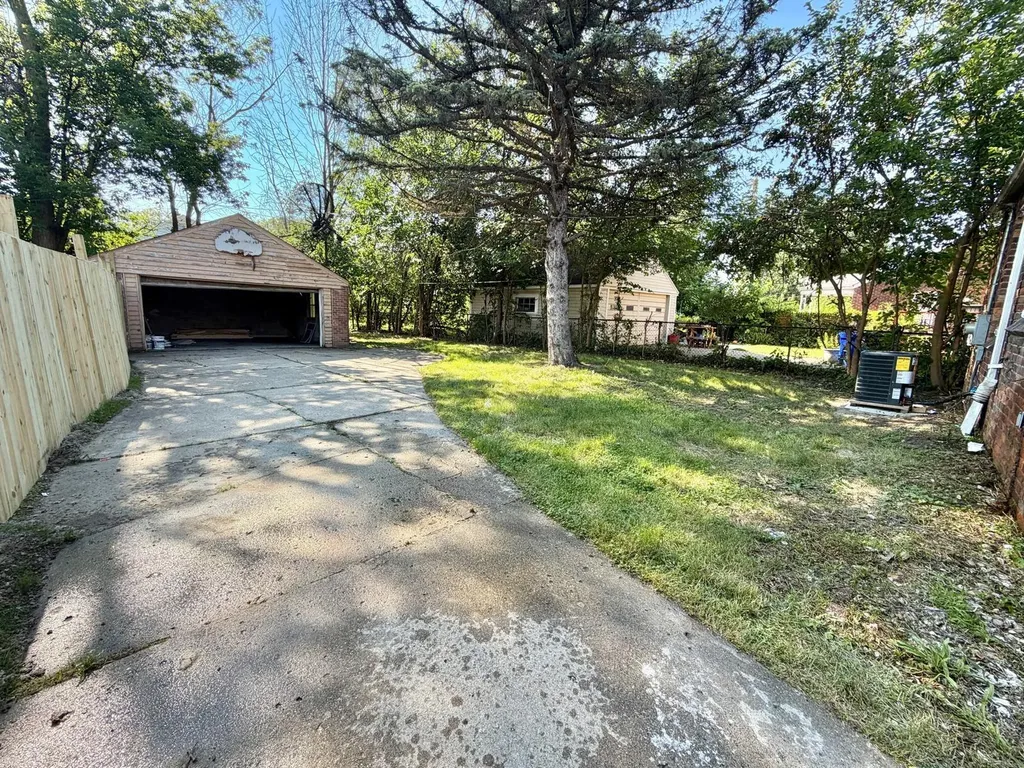 6849 SW Rosemont Avenue SW Detroit City MI 48228