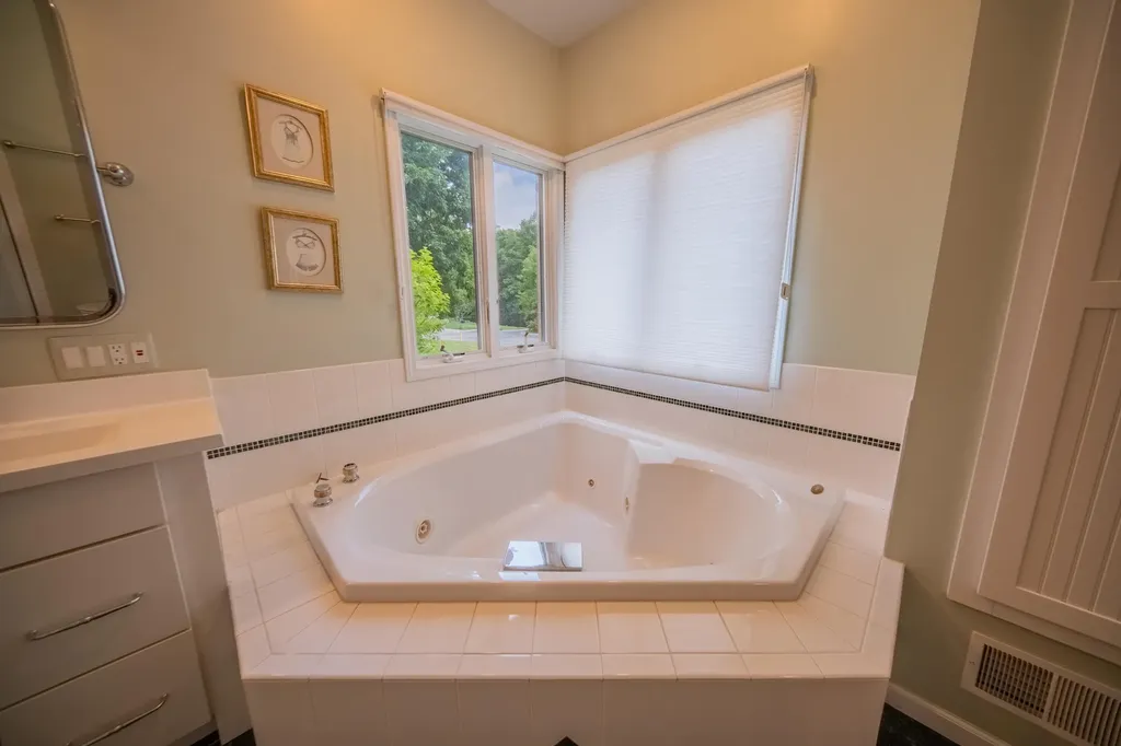 380 Wild Fox Court Scio Township MI 48103