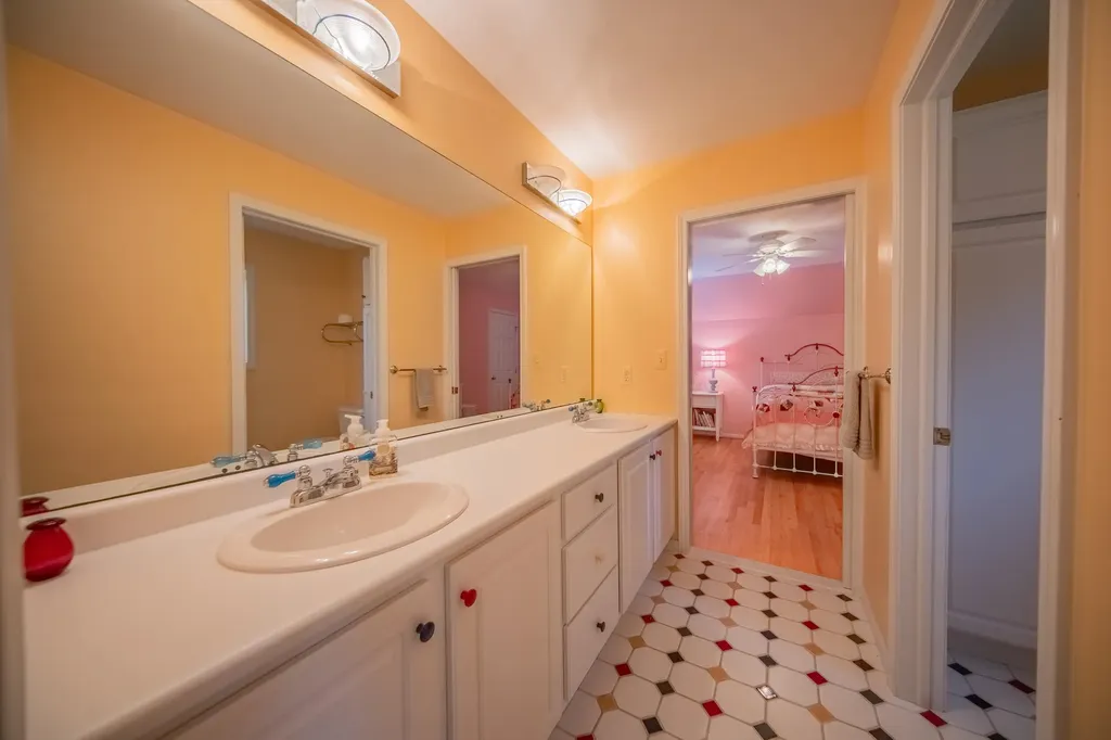 380 Wild Fox Court Scio Township MI 48103