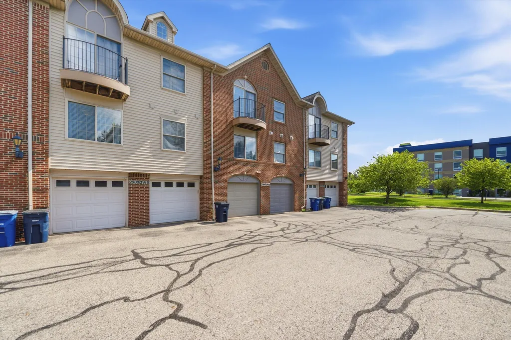 2910 Signature Boulevard Ann Arbor City MI 48103