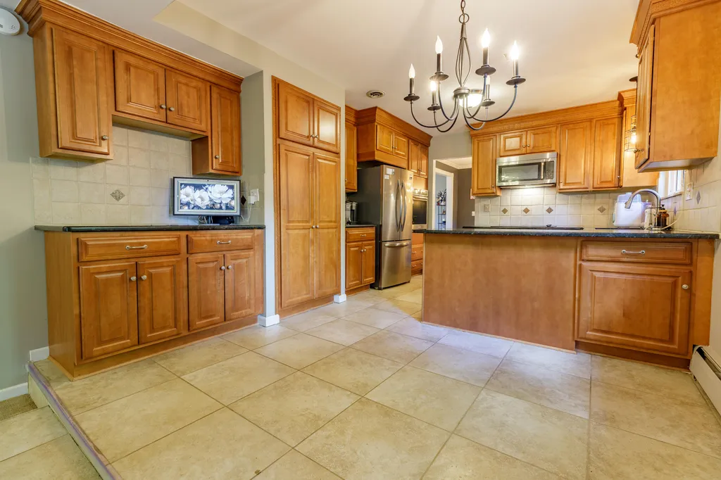 37243 Maple Leaf Court Clinton Charter Township MI 48036