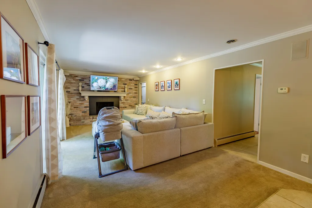 37243 Maple Leaf Court Clinton Charter Township MI 48036