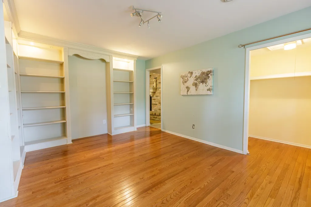 37243 Maple Leaf Court Clinton Charter Township MI 48036