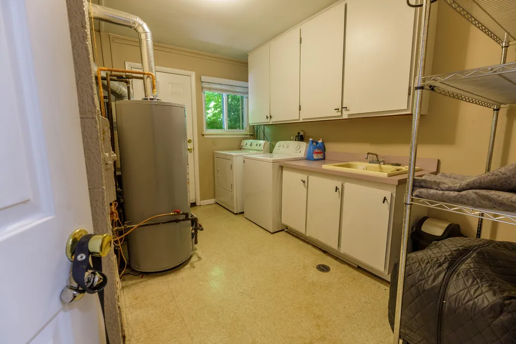 37243 Maple Leaf Court Clinton Charter Township MI 48036