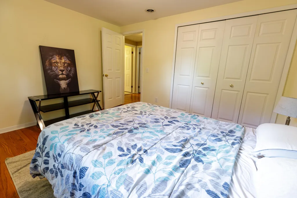 37243 Maple Leaf Court Clinton Charter Township MI 48036