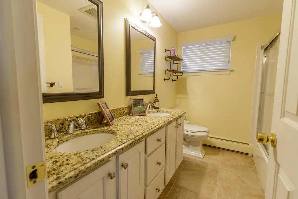 37243 Maple Leaf Court Clinton Charter Township MI 48036