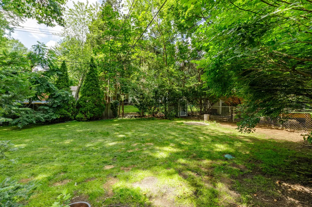37243 Maple Leaf Court Clinton Charter Township MI 48036