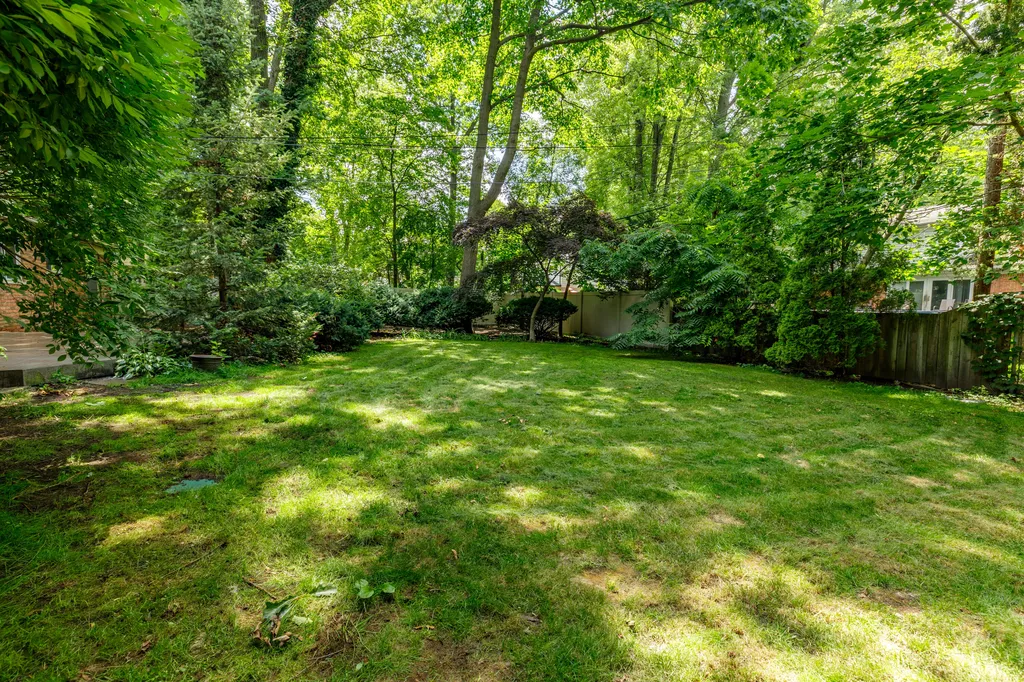 37243 Maple Leaf Court Clinton Charter Township MI 48036