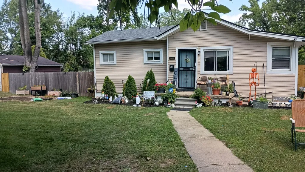 25948 Penn Street Inkster City MI 48141