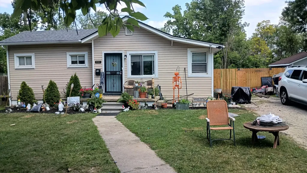 25948 Penn Street Inkster City MI 48141