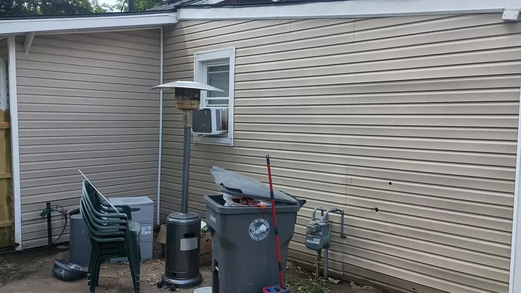 25948 Penn Street Inkster City MI 48141