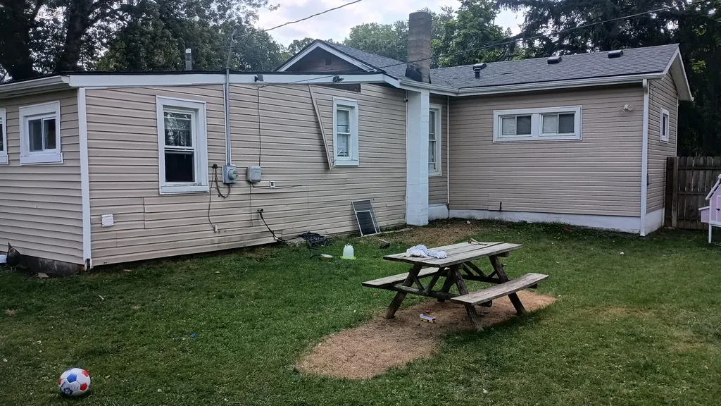 25948 Penn Street Inkster City MI 48141