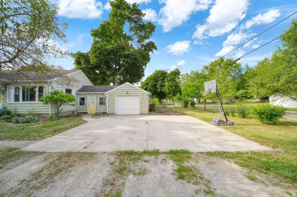 2519 Airport Road Madison Charter Township MI 49221