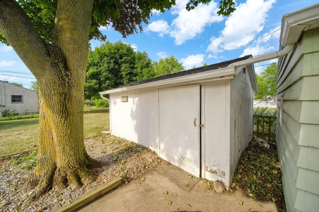 2519 Airport Road Madison Charter Township MI 49221