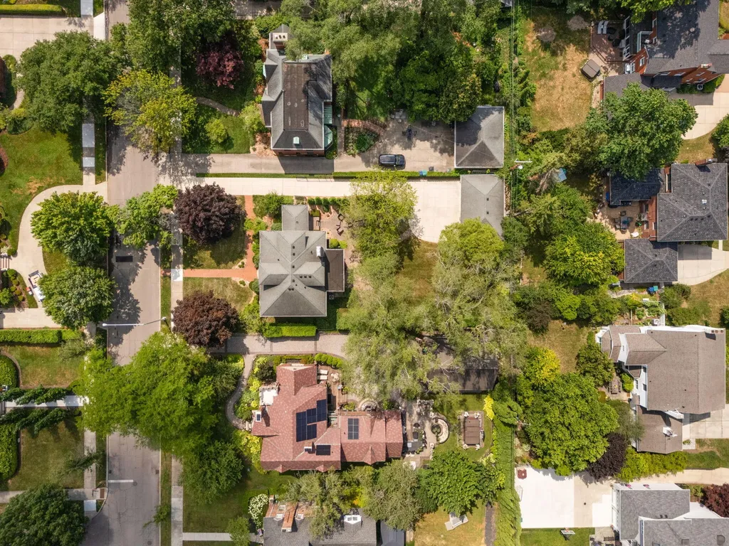 1021 Kensington Avenue Grosse Pointe Park City MI 48230