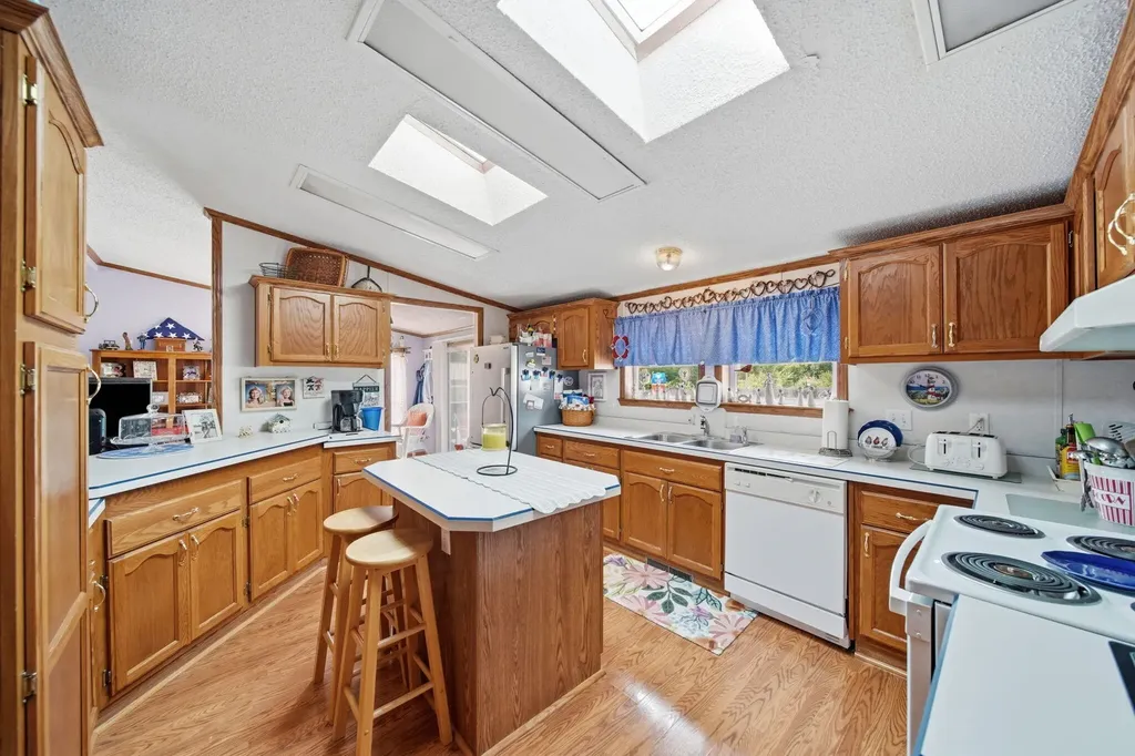 280 Stieff Adrian City MI 49221