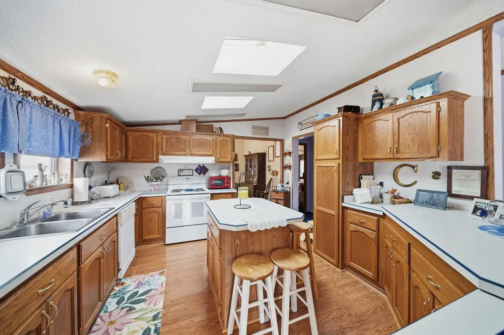 280 Stieff Adrian City MI 49221