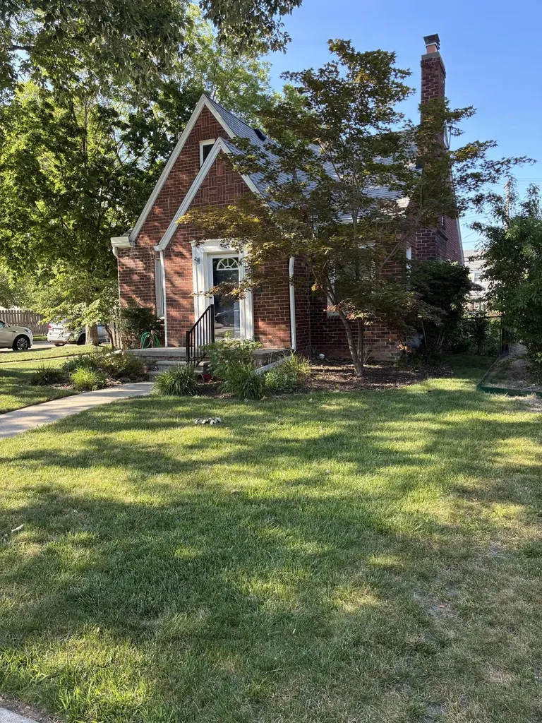 1846 Stanhope Street Grosse Pointe Woods City MI 48236