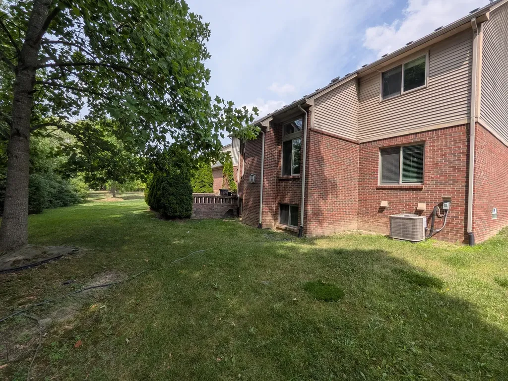 46815 Grand Oak Court Canton Charter Township MI 48187