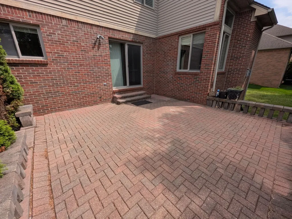 46815 Grand Oak Court Canton Charter Township MI 48187