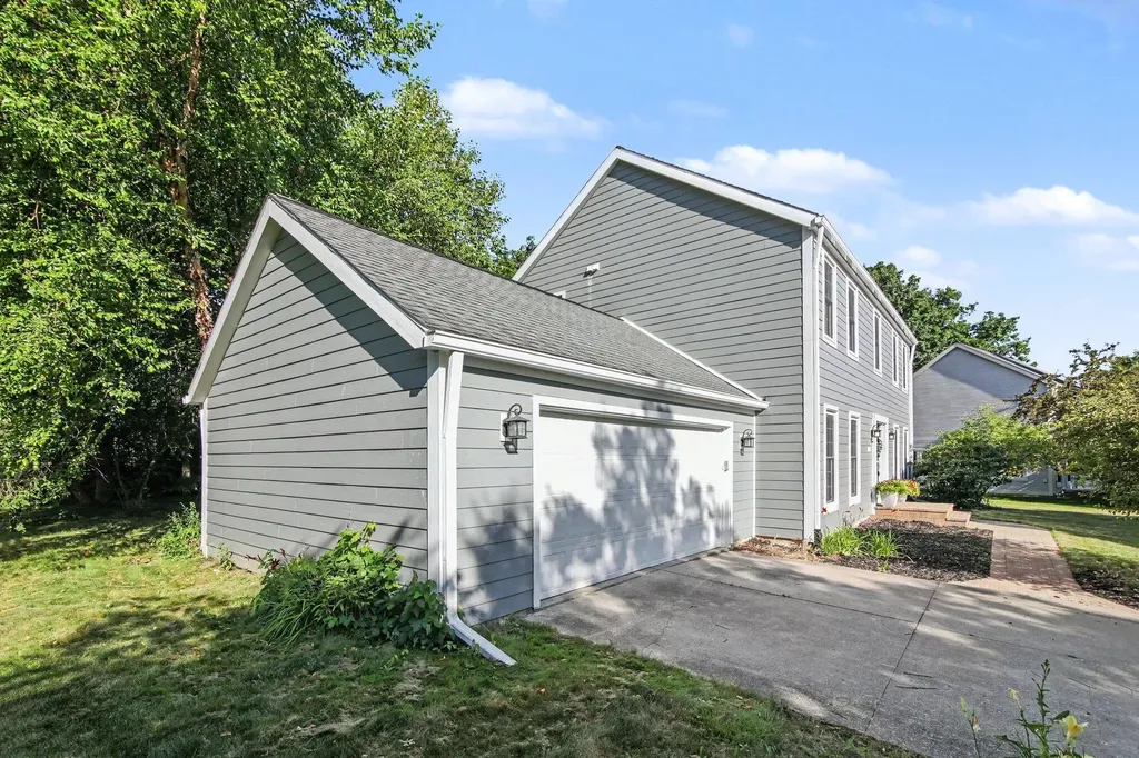 3572 Whispering Oaks Drive Pittsfield Charter Township MI 48108