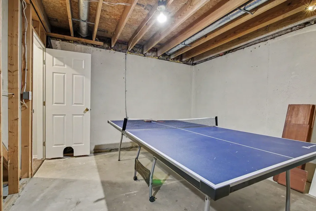 3572 Whispering Oaks Drive Pittsfield Charter Township MI 48108