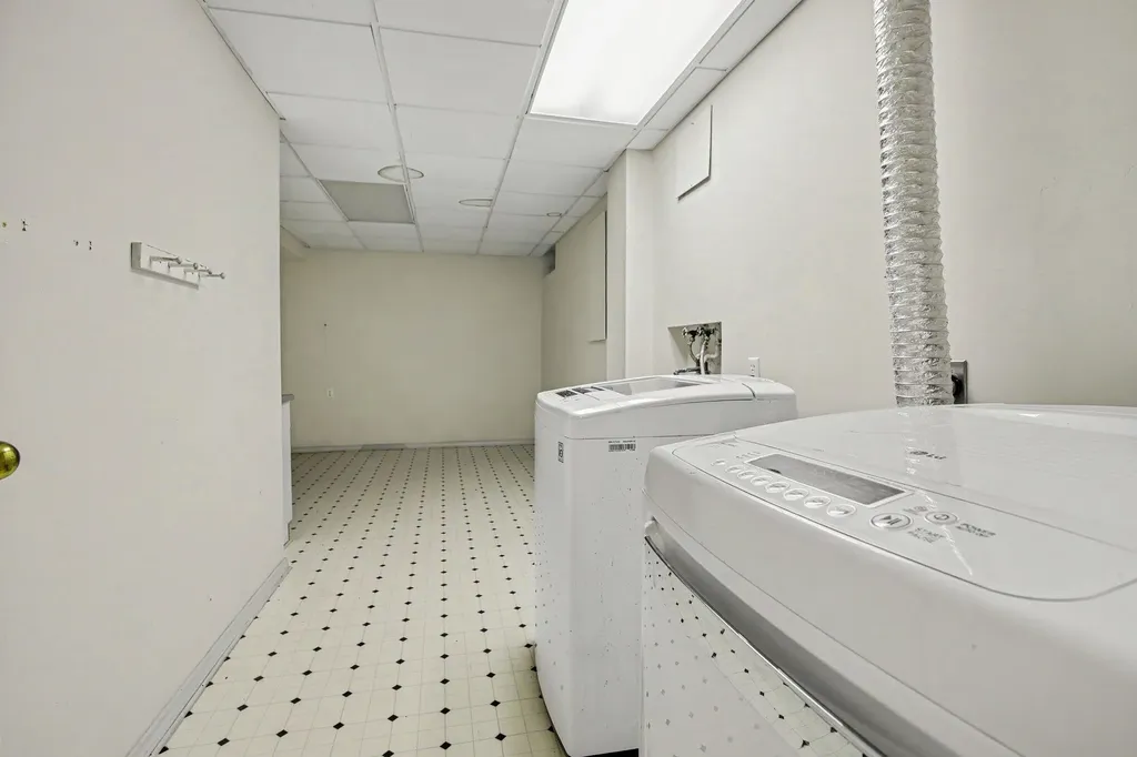 3572 Whispering Oaks Drive Pittsfield Charter Township MI 48108