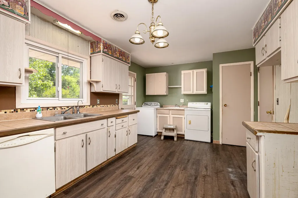 6272 Earhart Road Northfield Township MI 48105