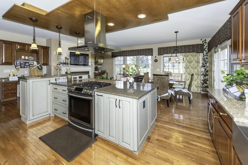 51328 Plymouth Valley Drive Plymouth Charter Township MI 48170