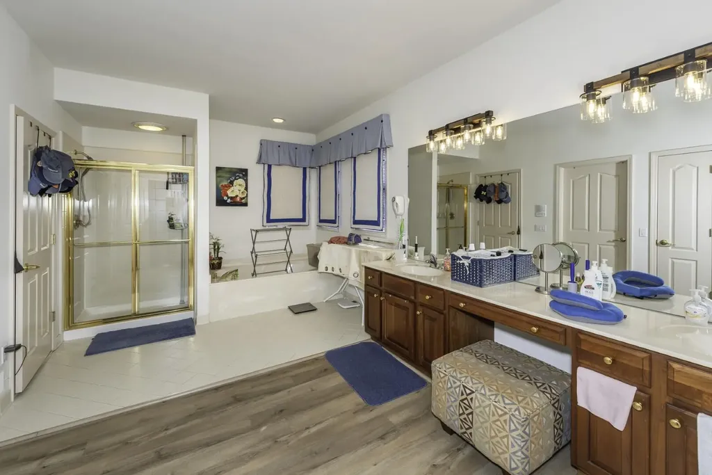 51328 Plymouth Valley Drive Plymouth Charter Township MI 48170