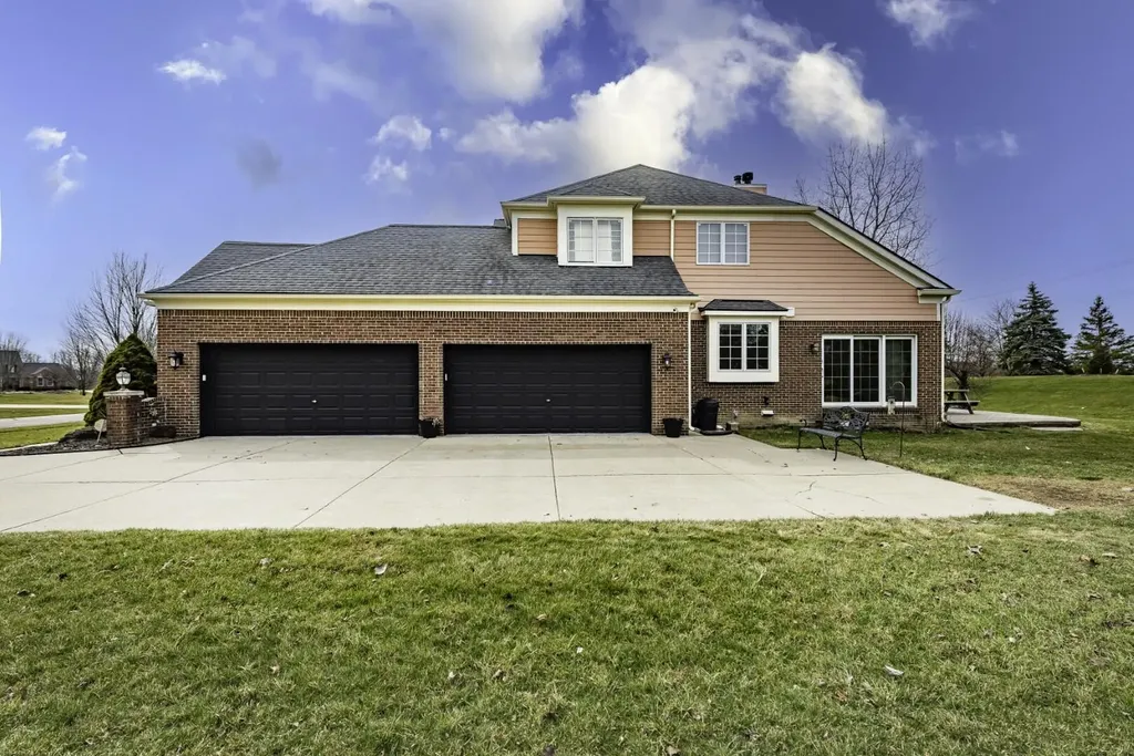 51328 Plymouth Valley Drive Plymouth Charter Township MI 48170