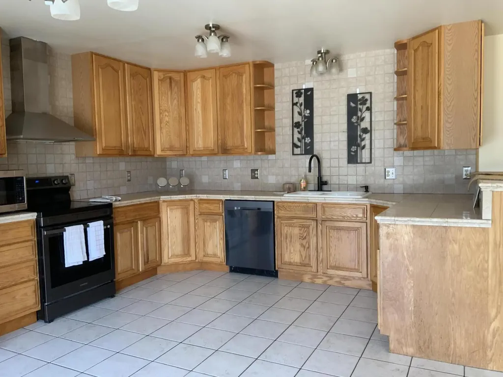 7715 Hidden Knoll Court NE Conway Township MI 48418
